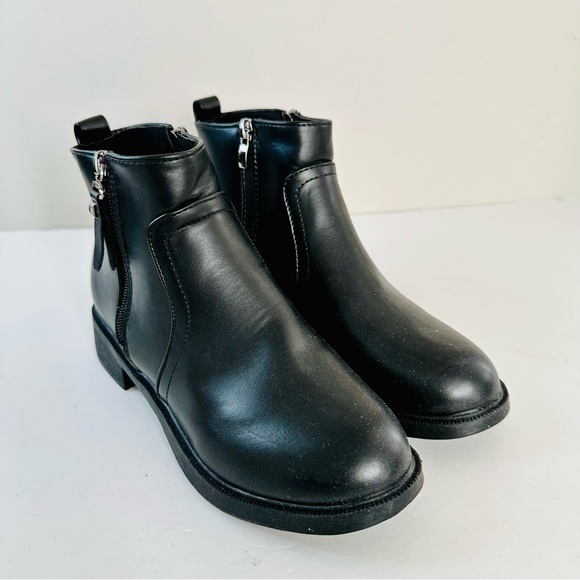 Women Black Boots with Side Zippers, Size: CN 37 (fits US 5.5) - Picture 5 of 10